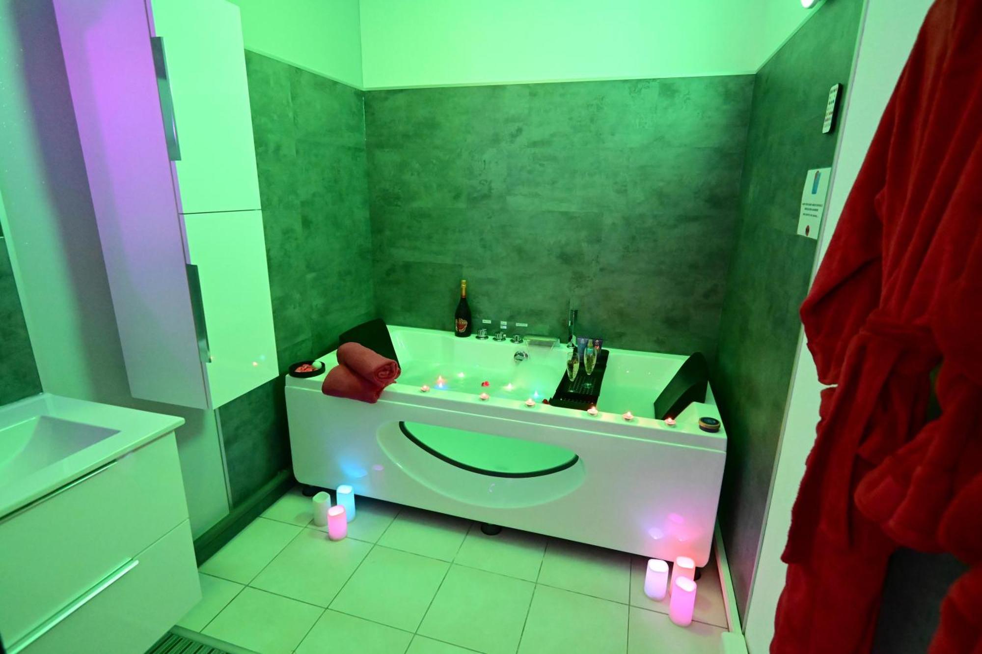 Love Room A Deux Pas De L'Ocean Avec Hammam, Sauna Et Bain A 2 :-) Biscarrosse Zewnętrze zdjęcie