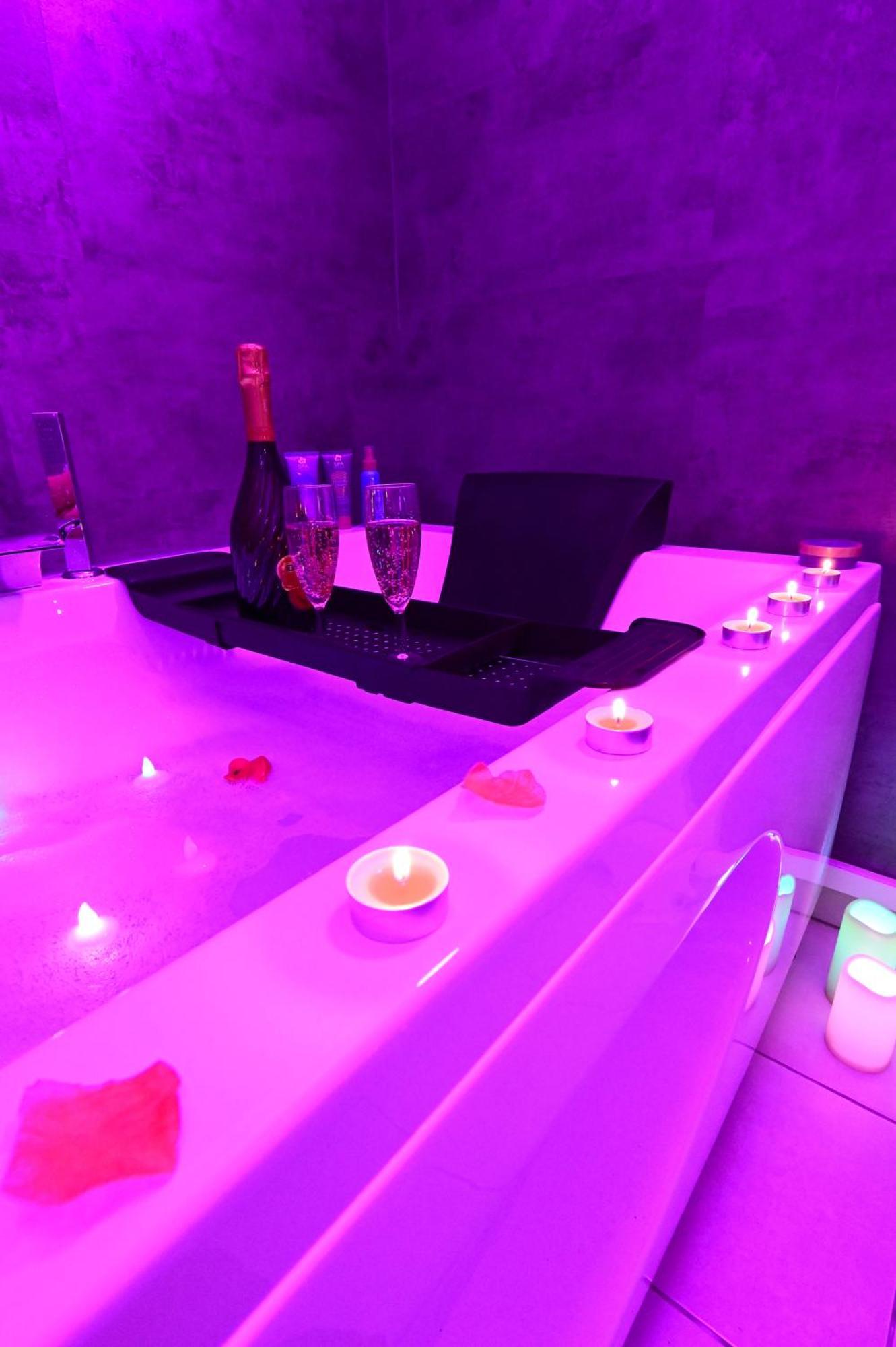 Love Room A Deux Pas De L'Ocean Avec Hammam, Sauna Et Bain A 2 :-) Biscarrosse Zewnętrze zdjęcie