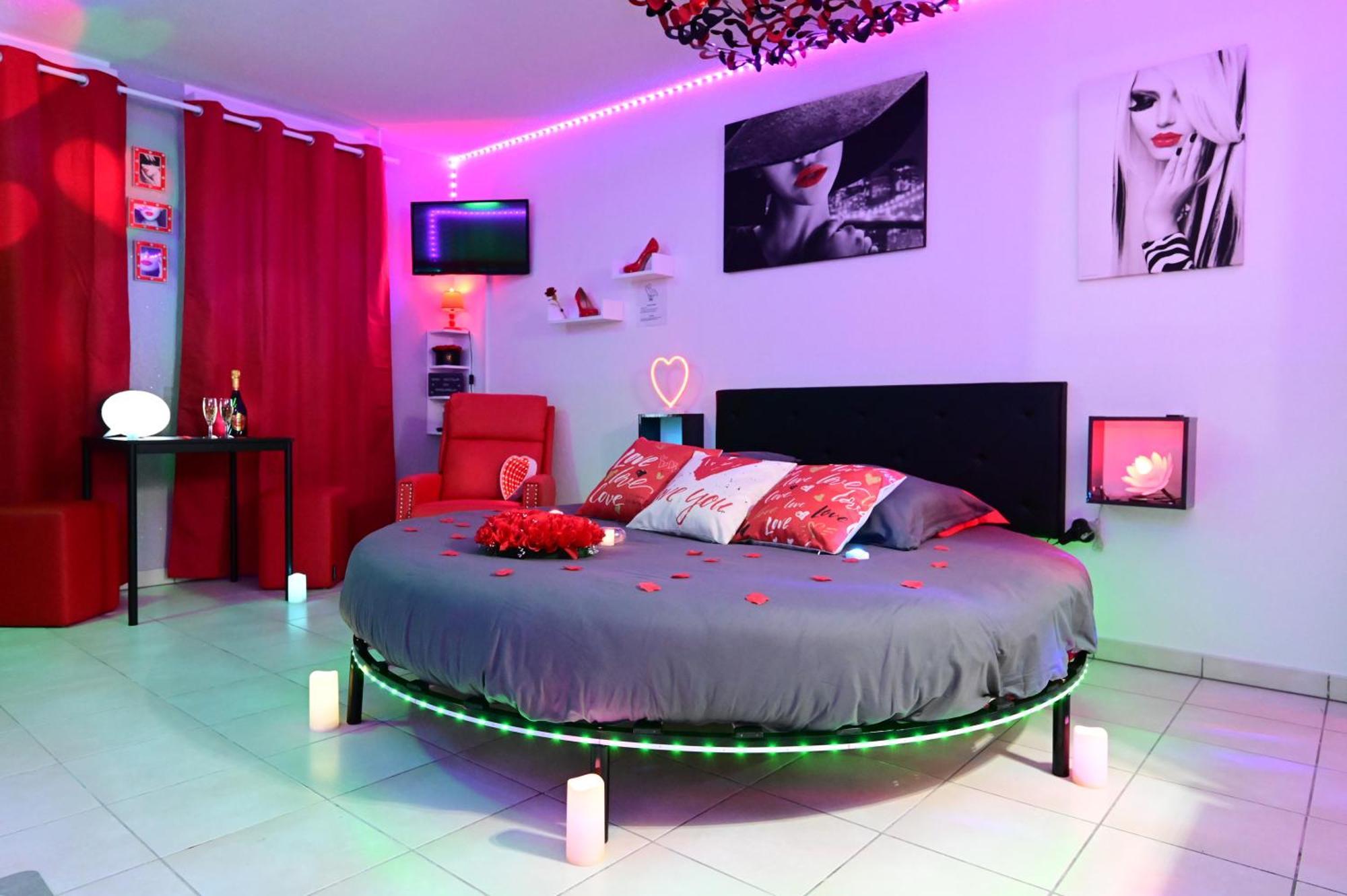 Love Room A Deux Pas De L'Ocean Avec Hammam, Sauna Et Bain A 2 :-) Biscarrosse Zewnętrze zdjęcie