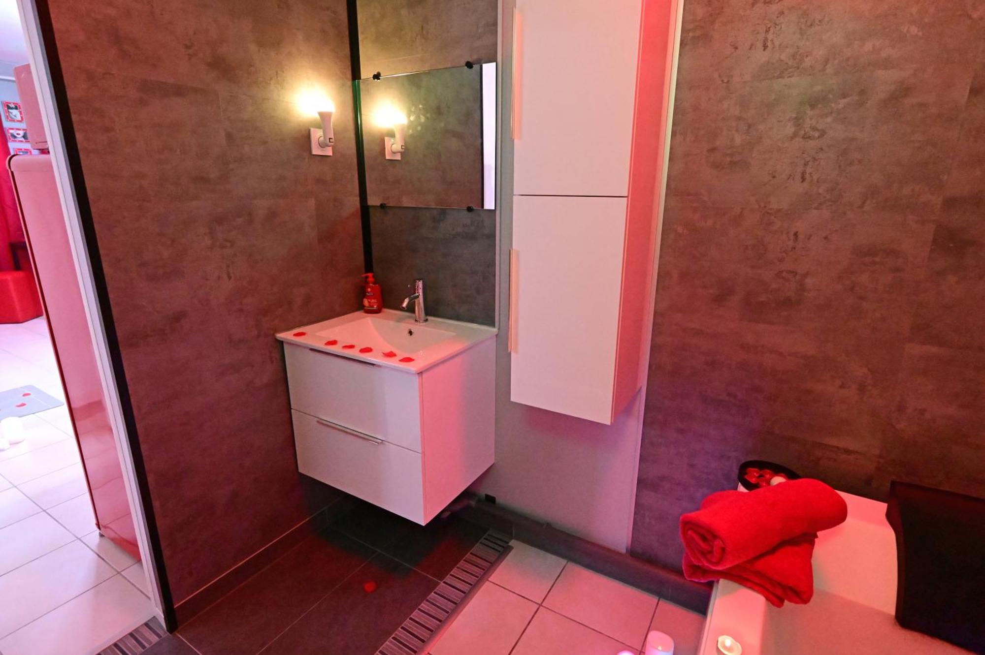 Love Room A Deux Pas De L'Ocean Avec Hammam, Sauna Et Bain A 2 :-) Biscarrosse Zewnętrze zdjęcie
