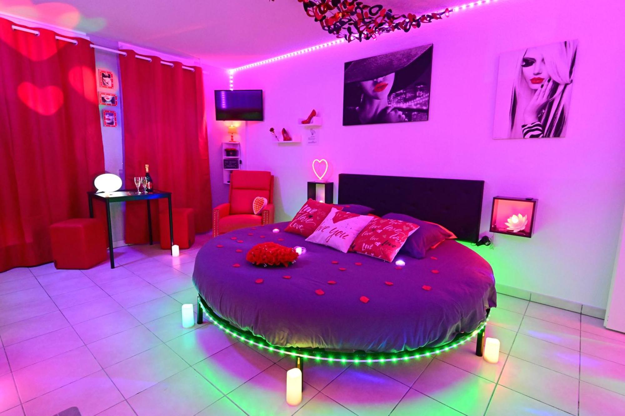 Love Room A Deux Pas De L'Ocean Avec Hammam, Sauna Et Bain A 2 :-) Biscarrosse Zewnętrze zdjęcie