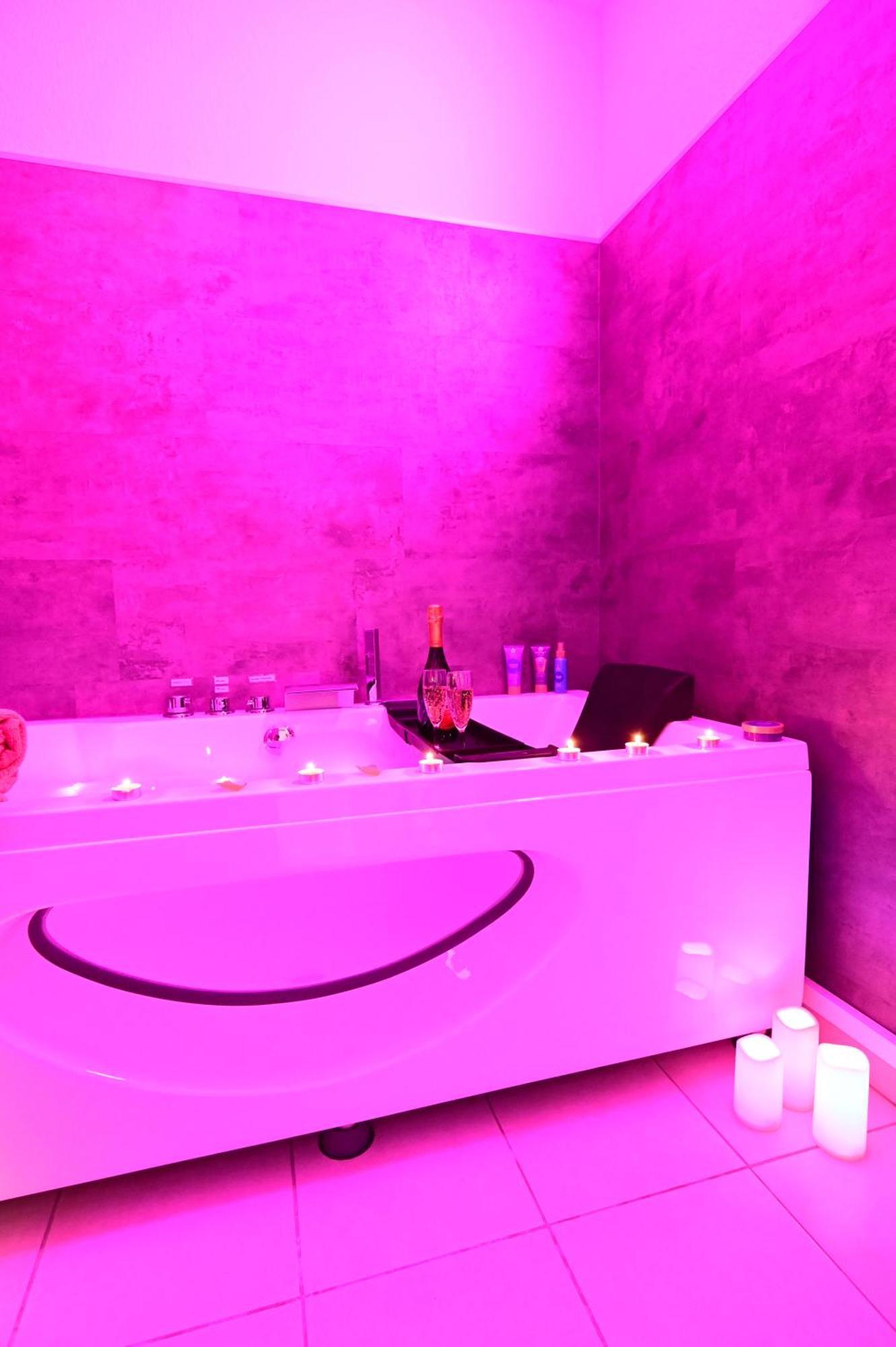 Love Room A Deux Pas De L'Ocean Avec Hammam, Sauna Et Bain A 2 :-) Biscarrosse Zewnętrze zdjęcie