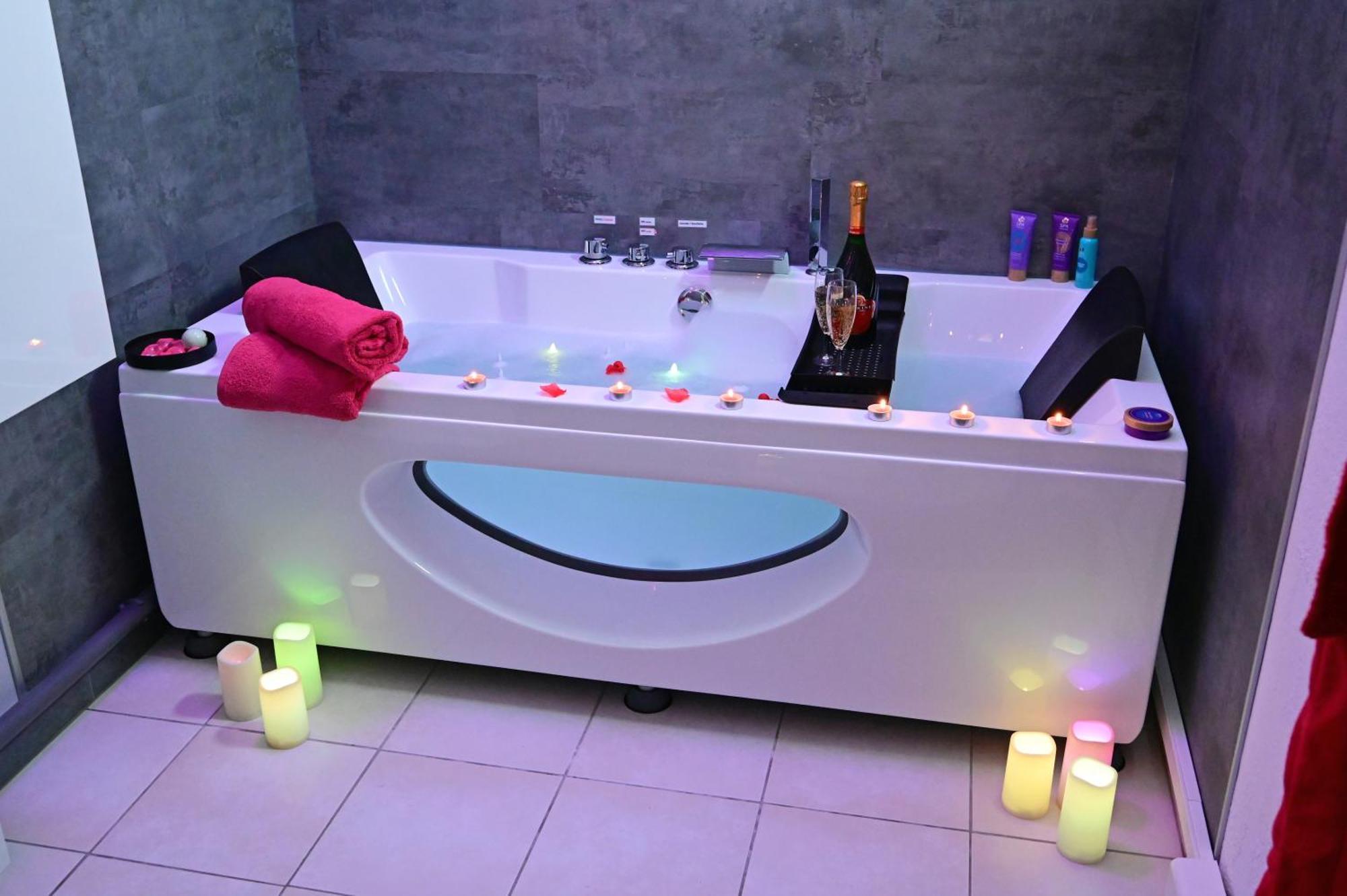Love Room A Deux Pas De L'Ocean Avec Hammam, Sauna Et Bain A 2 :-) Biscarrosse Zewnętrze zdjęcie